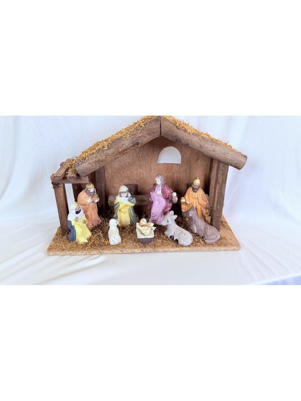 Hand Painted Nativity Manger Scene  8pc Ceramic Figurines Baby Jesus Removable